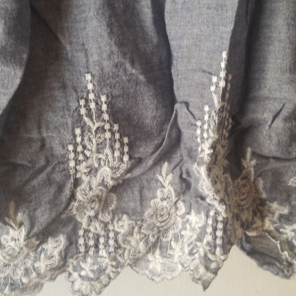 Top - Picture 2 of 2